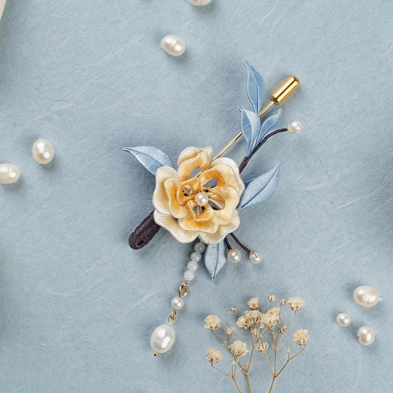 Luxury Pure Silk Chan Flower Brooch Pin with Pearl Drop